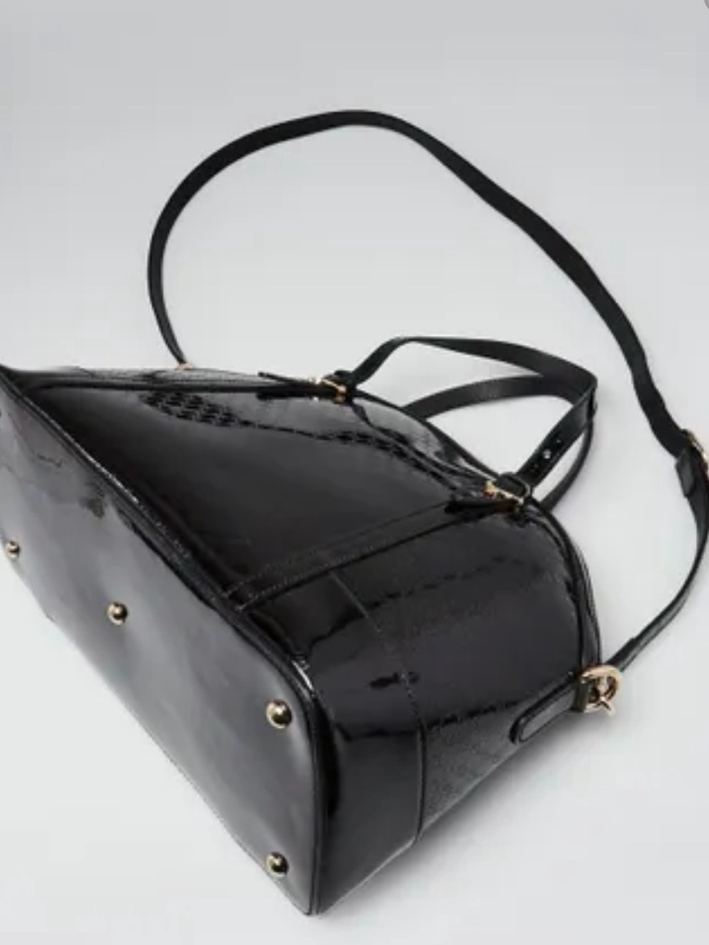 Gucci Black Patent Shoulder Bag with Gold Hardware
